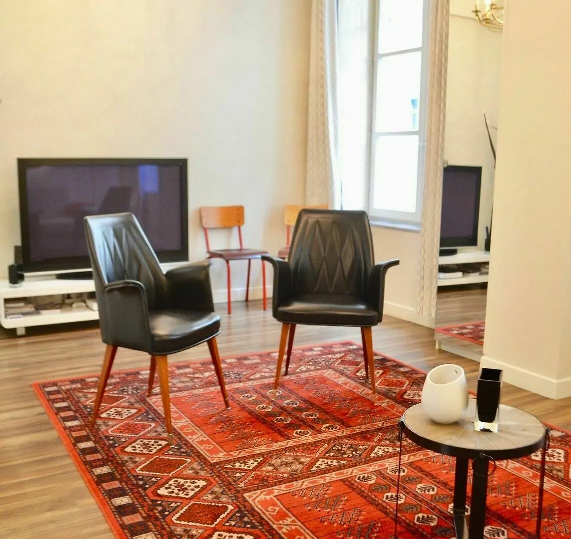 1 Bedroom Apartment In The Heart Of The Marais Area Paris