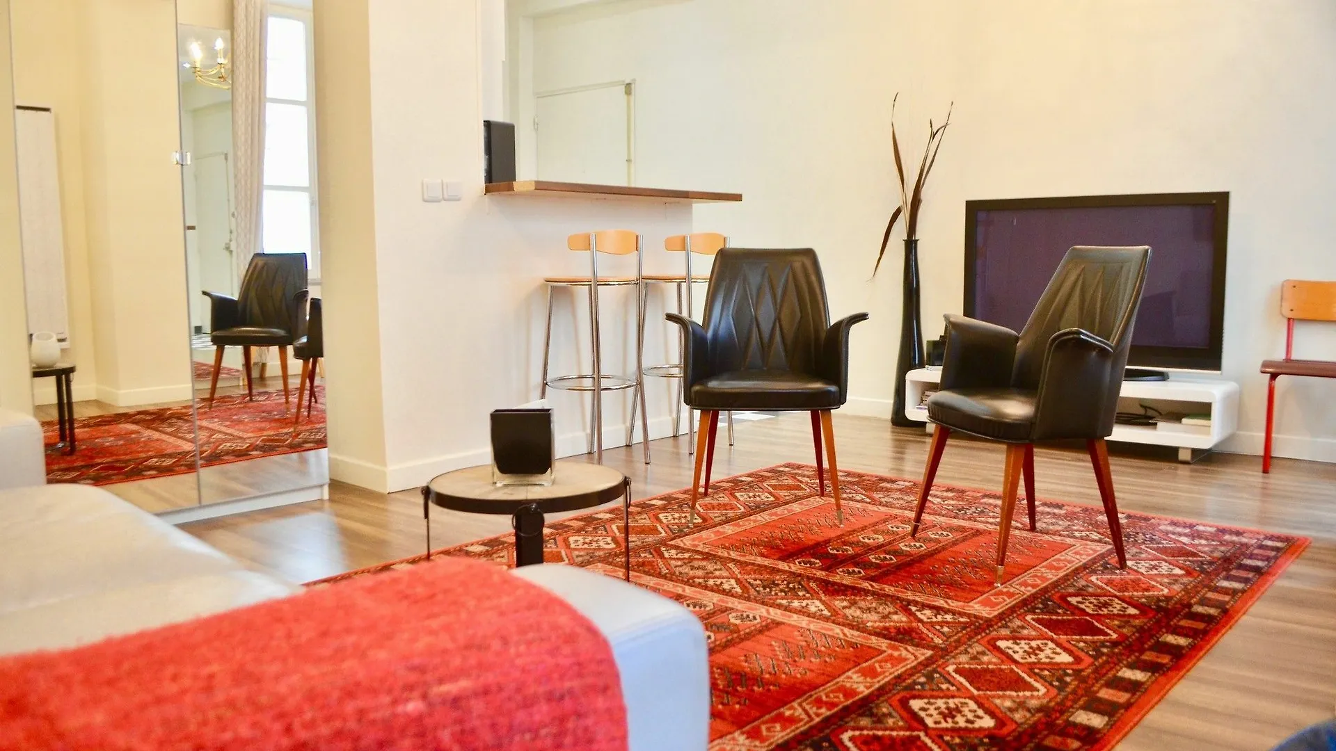 1 Bedroom Apartment In The Heart Of The Marais Area Paris
