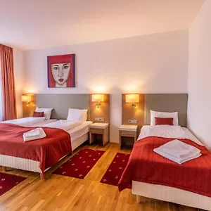 rustic-apartment-with-4-bedrooms.vienna-besthotels.com/